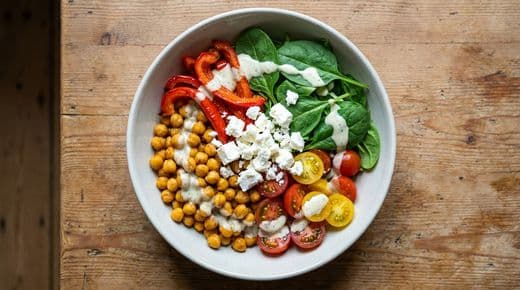 Kichererbsen-Feta-Bowl
